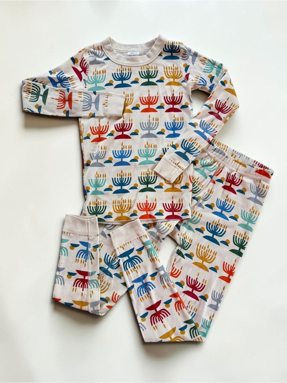 HANNA ANDERSSON Colorful Organic Cotton Hanukkah Menorah Print Pajama Set